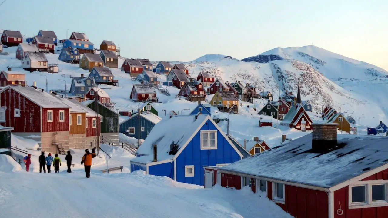 الحياة في جرينلاند دليلك لاكتشاف الطبيعة القطبية وأسلوب الحياة الفريدة